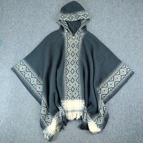 Steve Madden Boho Geometric Hooded Poncho Women OSFM Black Cream Fringe Wrap — photo 2